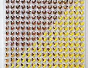 Sem título, 2022 | Tinta acrílica sobre papel de poliéster recortado | 29X29cm