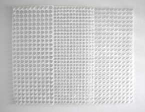 Sem título, 2004 | Papel de poliéster recortado | 90X120cm