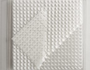 Sem título, 2017 | Papel de poliéster recortado | 50X50cm