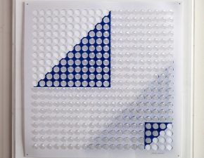 Sem título, 2023 | Tinta acrílica sobre papel de poliéster recortado | 58X58cm