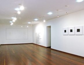 Vista parcial da exposição "Sob Medida", 2009