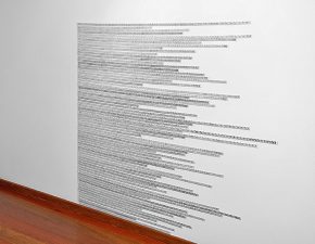 Um metro e meio, 2009 | Impressão serigráfica sobre elástico esticado |  Dimensões variáveis